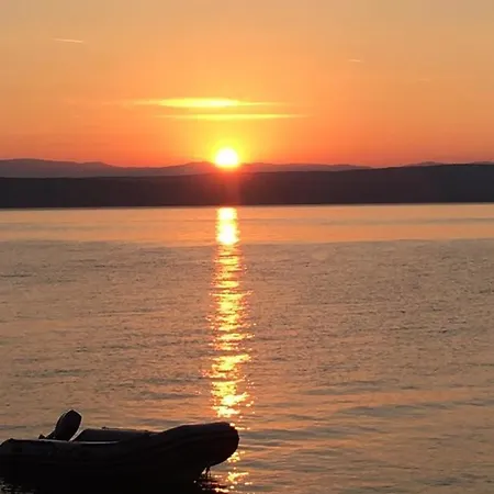 Lodge Cres Robinson Experience *