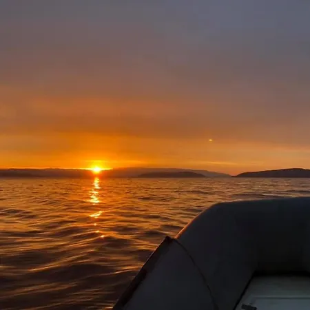 Cres Robinson Experience Lodge Predoscica