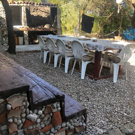 Chata Cres Robinson Experience Predoscica
