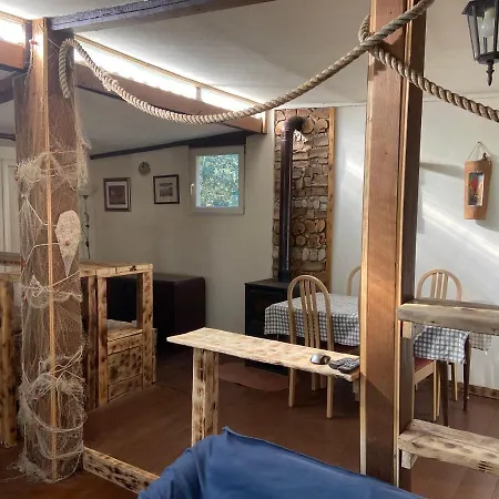 Cres Robinson Experience Lodge *